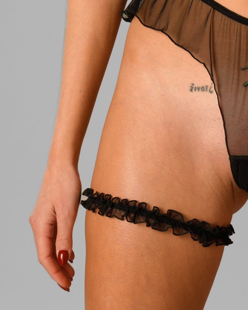 Black Ruffle Garter